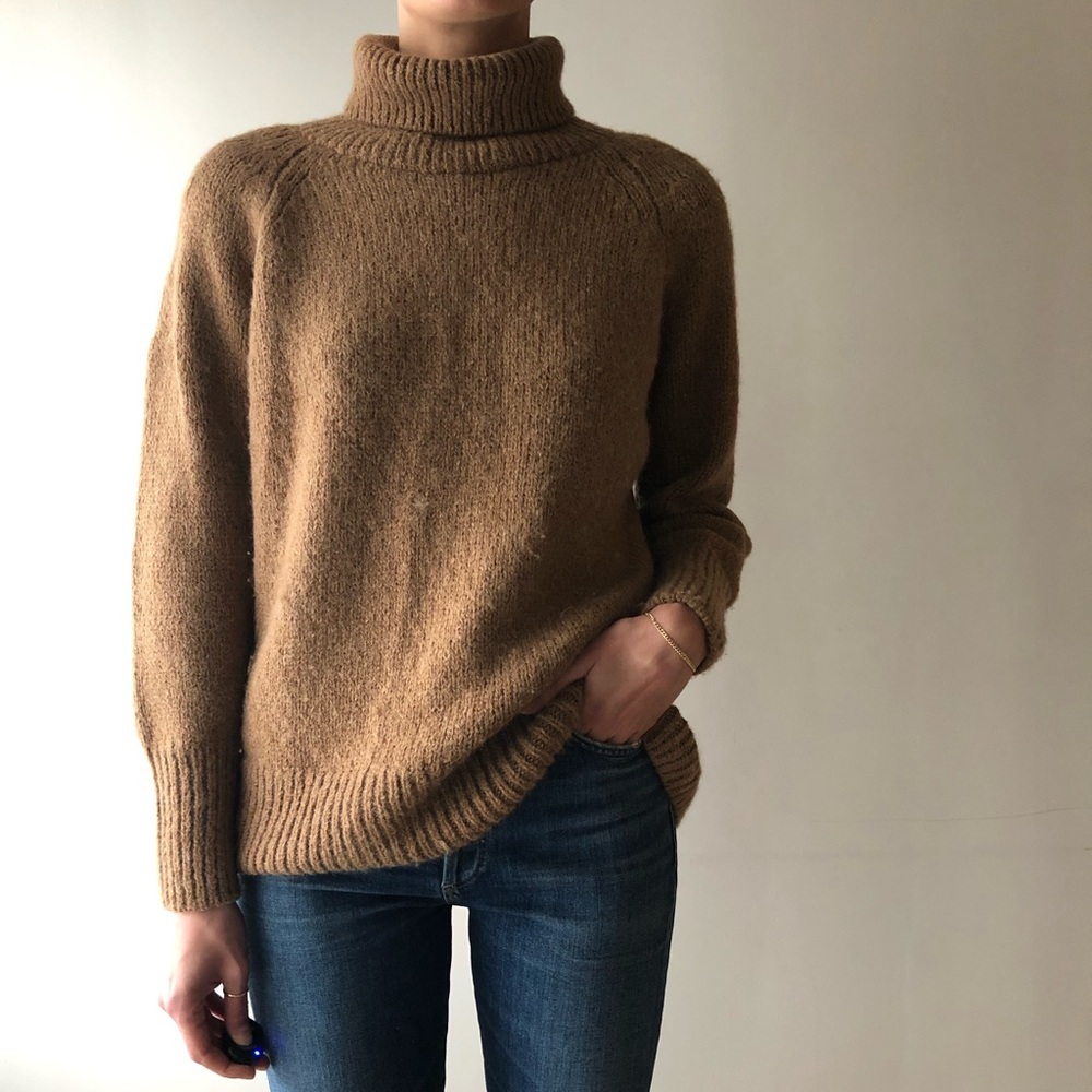 Aritzia sweater